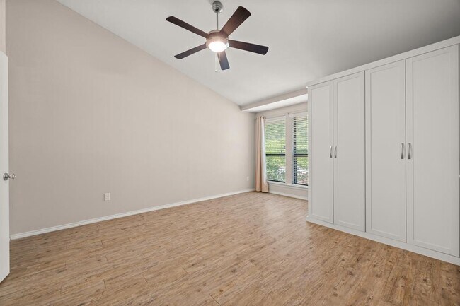 Building Photo - 3839 Dry Creek Dr