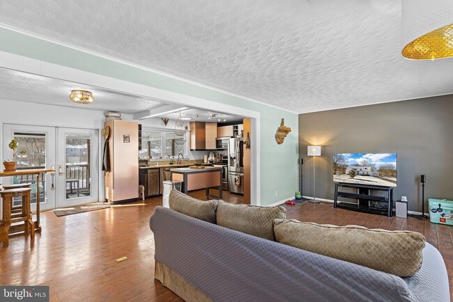 Building Photo - 9 Lakeview Terrace