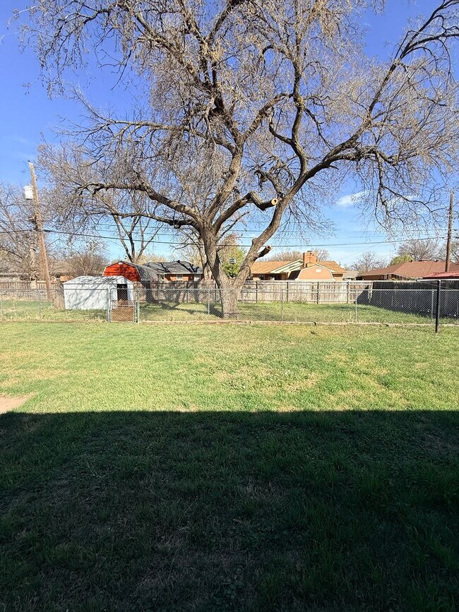 Building Photo - Bright & Clean 3 Bedroom 2 Bath