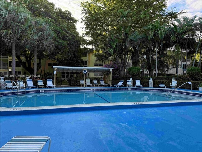 Building Photo - 5141 W Oakland Park Blvd