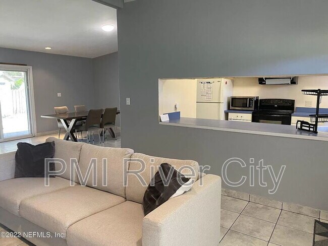 Building Photo - 5405 Matanzas Way