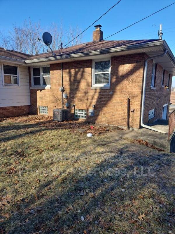 Building Photo - 3707 S Liverpool Rd