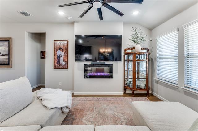 Building Photo - 10636 Enchanted Rock Wy