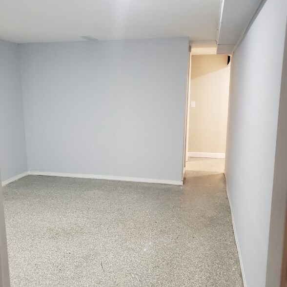 Building Photo - 8000 E 120th St