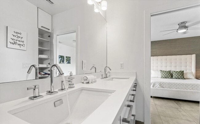 Building Photo - 1367 N Ocean Blvd