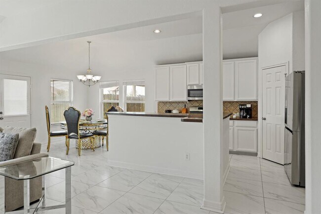 Building Photo - 9003 Creeks Gate Ct