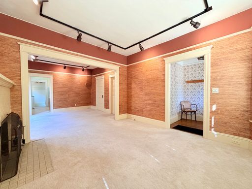 Building Photo - Charming & Historic Queen Anne Home - 1 Bedroom with Tons of Bonus Space!