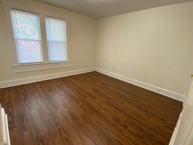 Building Photo - 82 Dana Ave