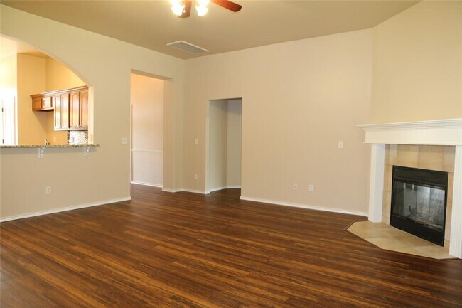 Building Photo - 905 Renita Way