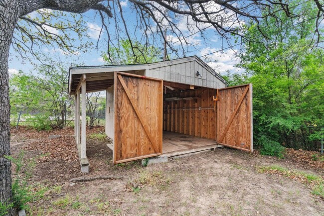 Building Photo - **Showing May 2 @ 5:30 PM** Three Bedroom ...