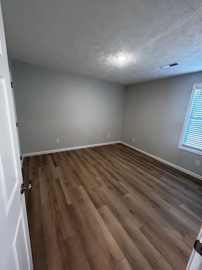 Building Photo - Charming 3-Bedroom House on Stallings Rd w...