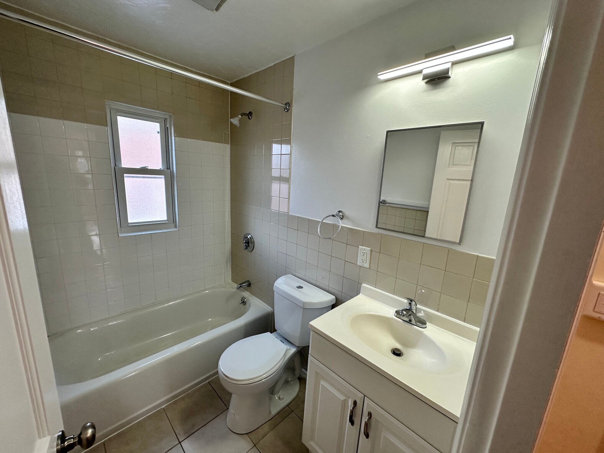 Building Photo - 20 Bishop Rd