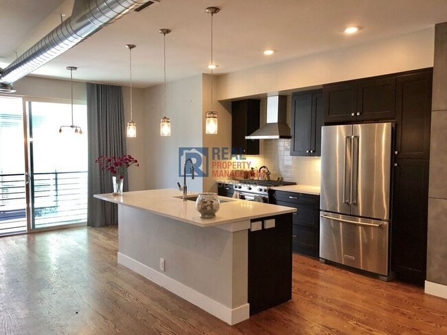 Building Photo - 4922 Lowell Blvd