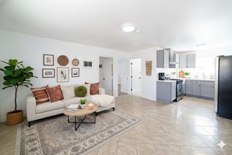 Building Photo - 2718 Alsace Ave