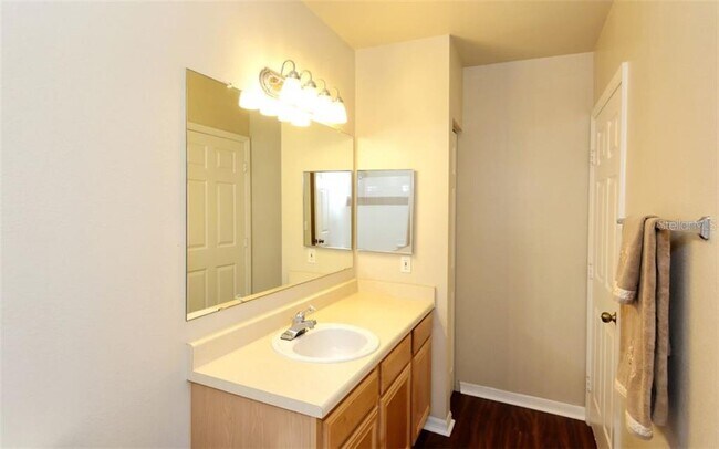 Building Photo - 2950 Viscaya Pl