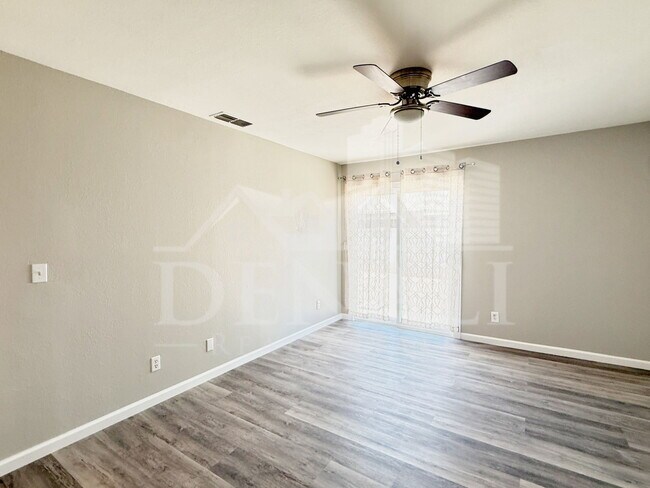 Building Photo - 490 E Bart Dr