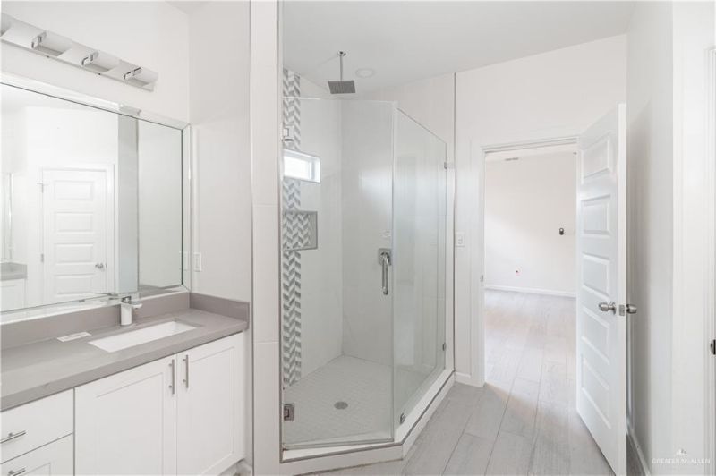 Building Photo - 1505 E Encino Ave