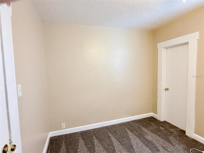 Building Photo - 2609 4th St S