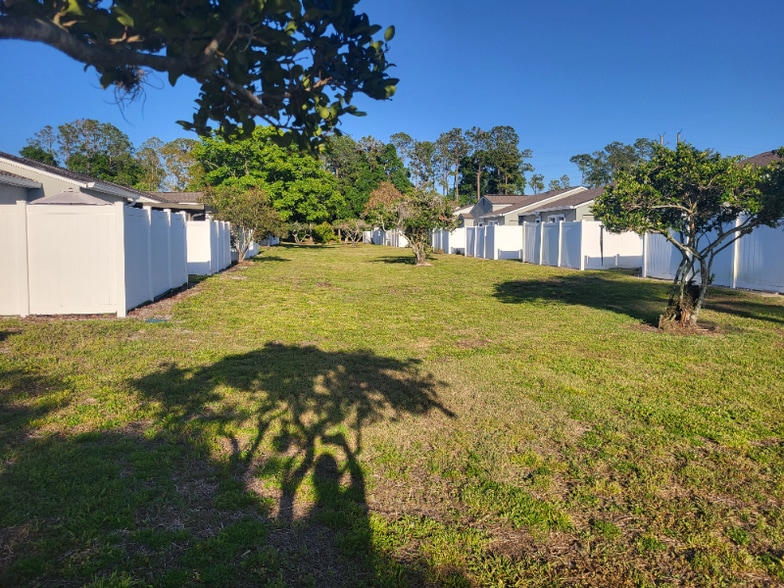 Building Photo - 105 Dorchester Square
