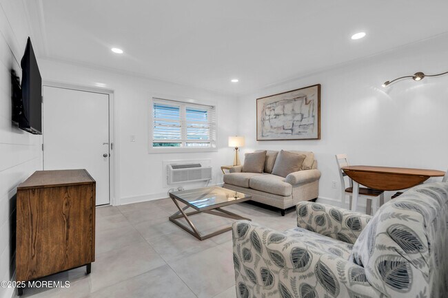 Building Photo - 548 Ocean Blvd