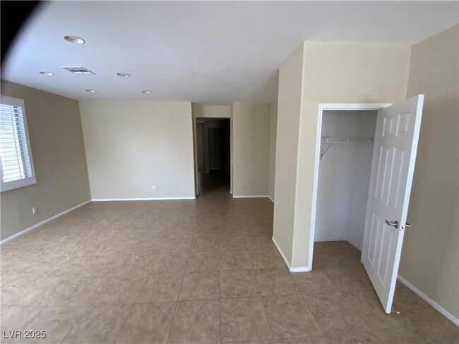 Building Photo - 758 Rise Canyon Dr