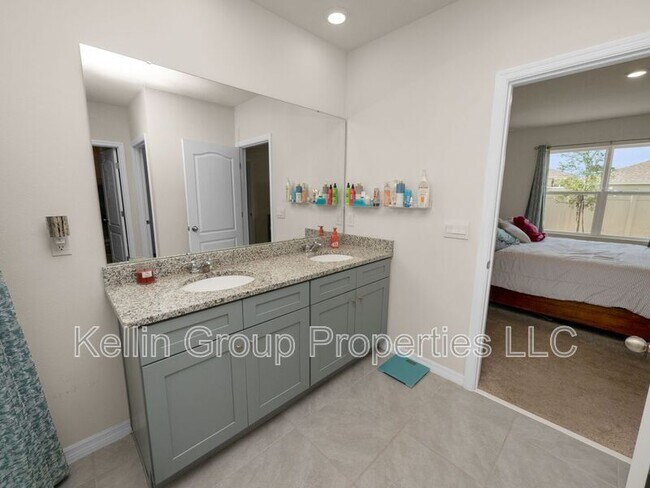 Building Photo - 972 Serchio St
