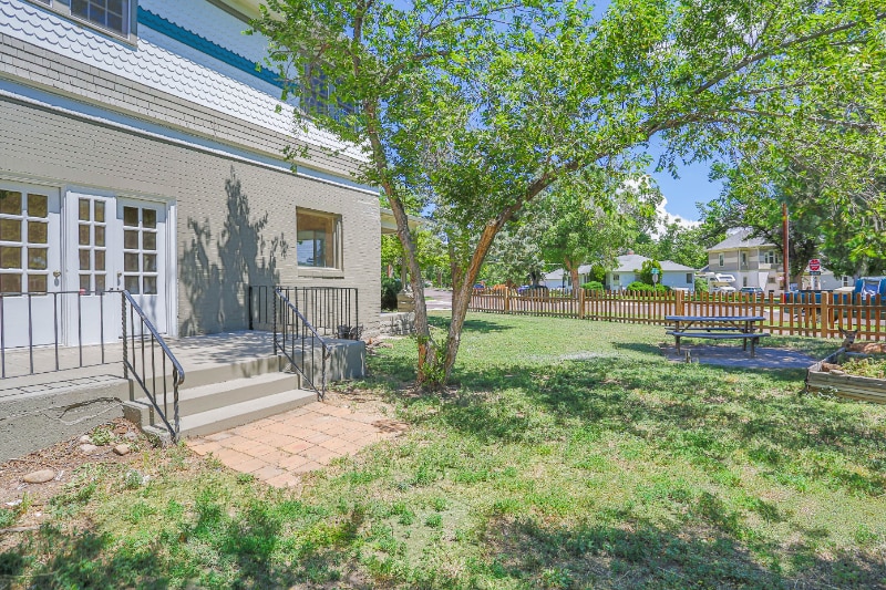 Building Photo - 633 N 8th St
