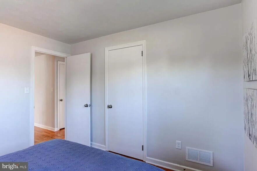 Building Photo - 2360 Sycamore Rd