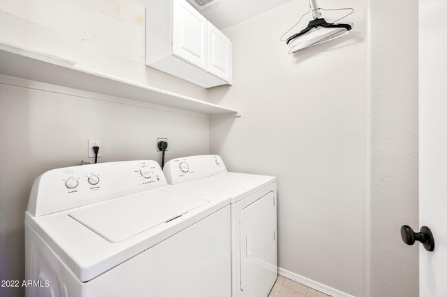 Building Photo - 4036 E Melinda Ln