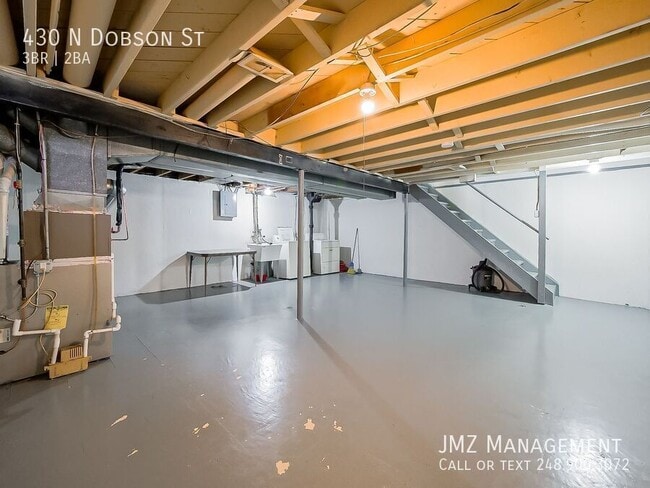 Building Photo - 430 N Dobson St