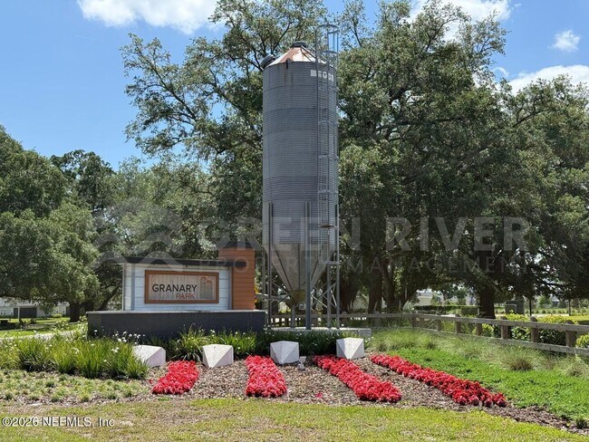 Building Photo - 2717 White Cedar Ln