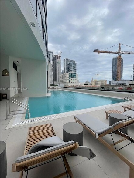 Building Photo - 225 N Miami Ave