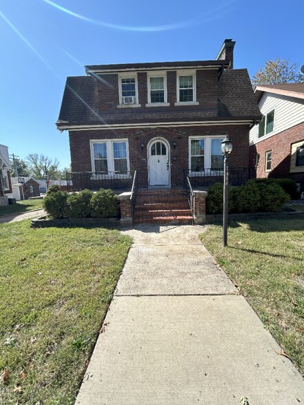 Building Photo - 7408 Augusta Ave