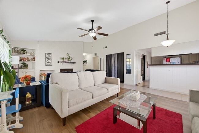 Building Photo - 10423 Permian Dr