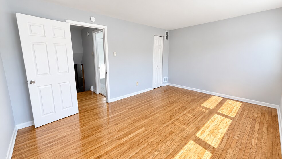 Building Photo - 727 W Emaus Ave