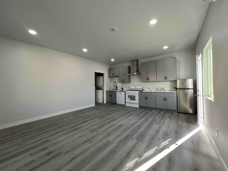 Building Photo - 8901 Blackheath Cir