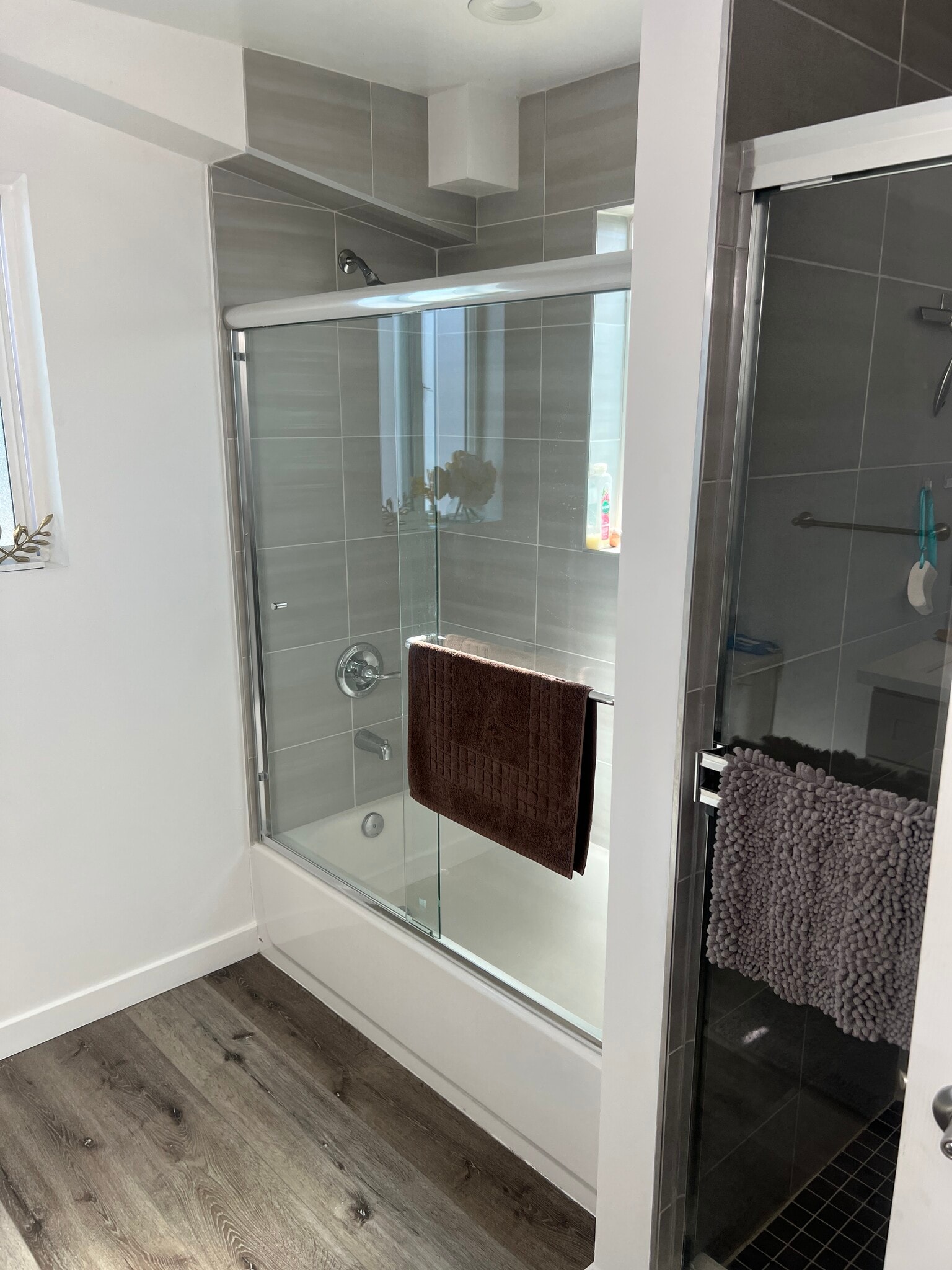 Building Photo - 1121 1/2 N Berendo St