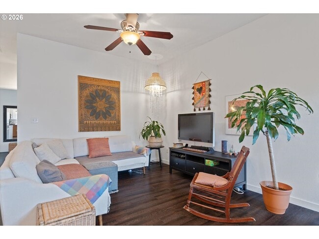 Building Photo - Spacious 3 Bedroom Townhome with Stainless Steel Appliances, Attached Garage & Open Layout