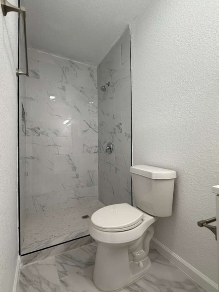 Building Photo - 6718 Pear Tree