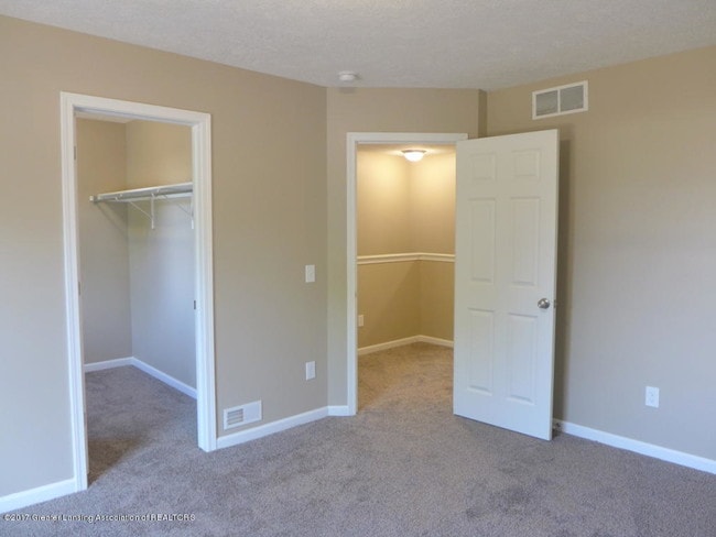 Building Photo - 5832 Outer Dr