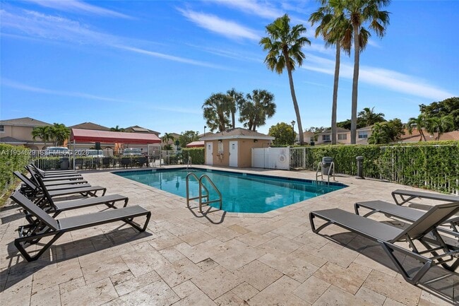 Building Photo - 4055 Eastridge Dr