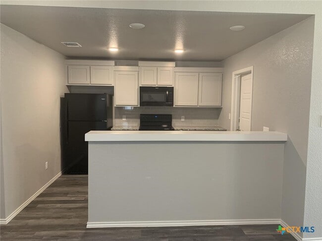 Building Photo - 716 Kimble Dr