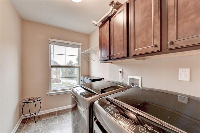 Building Photo - 4228 Woods Creek Ln
