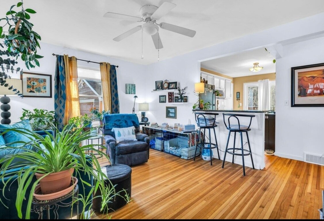 Living rm - 31 Dunstan Landing Rd