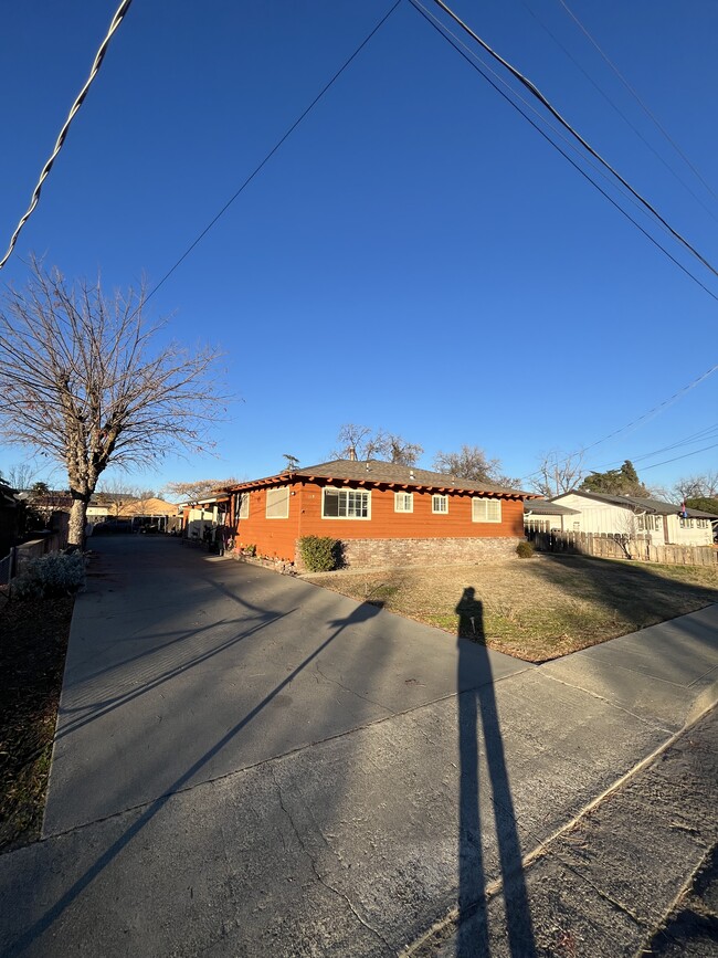 Building Photo - 119 E Colusa St