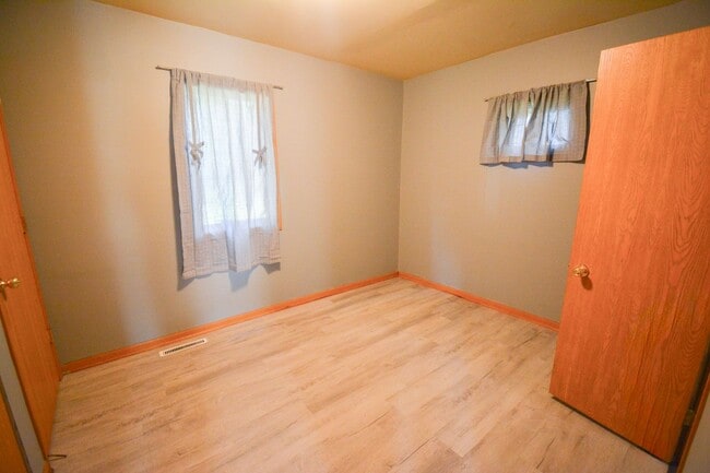 Building Photo - 1 Bed, 1 Bath Home for Rent – Near Mayo Clinic & Downtown