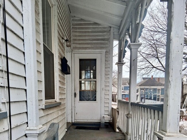 Building Photo - Updated 2 Bedroom Apartment FOR RENT in Bridgeton NJ $1350