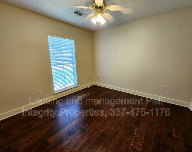 Building Photo - 411 Greenfield Dr
