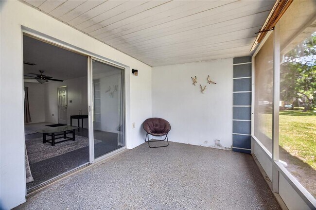 Building Photo - 1567 SE 27th St