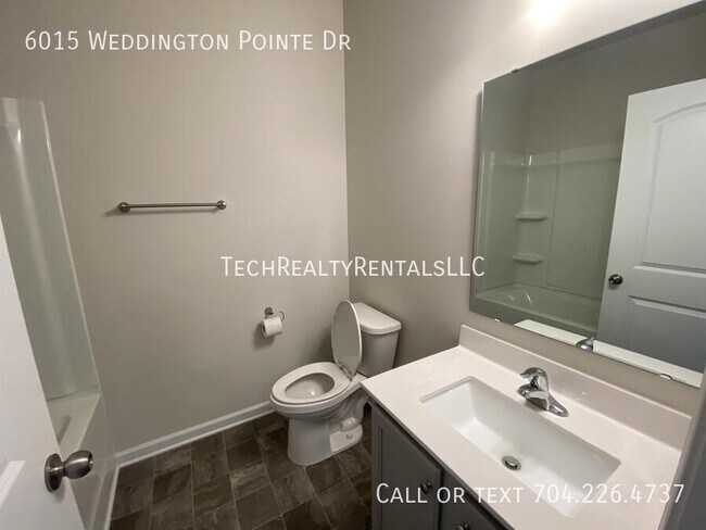 Building Photo - 6015 Weddington Pointe Dr